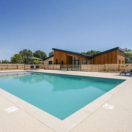 N°15, Piscine Commune, 3 Chambres, R+1 * Nesmy