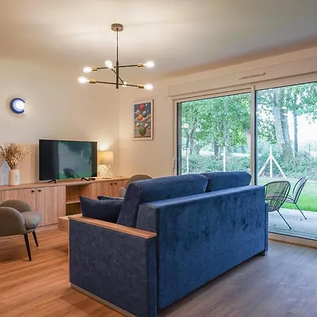 N°15, Piscine Commune, 3 Chambres, R+1 * Nesmy