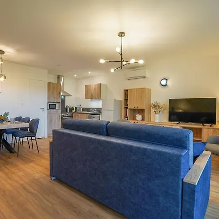 N°15, Piscine Commune, 3 Chambres, R+1 Holiday home