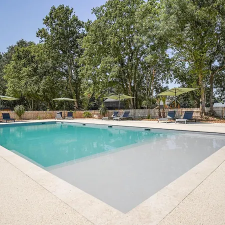 N°15, Piscine Commune, 3 Chambres, R+1 * Nesmy